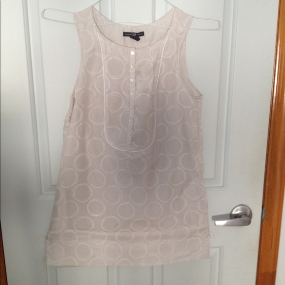 Gap top made of silk and cotton. Size 0. Adorable! - Picture 5 of 7